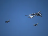 Ту-95 с истребителями