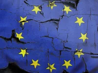 Разрушенный флаг Евросоюза