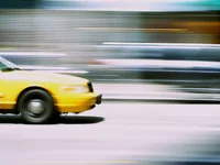 Скоростное жёлтое такси