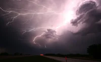Молнии над шоссе
