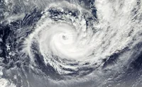 Глаз тропического урагана