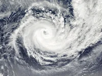 Глаз тропического урагана