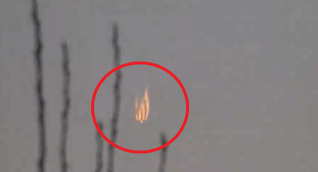 В небе над Польшей на видео запечатлели НЛО с «пылающими» хвостами