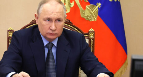Путин: в разное время были различные мысли об участии в новых выборах