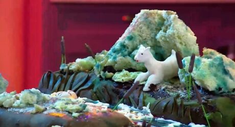 Шеф Ренат Агзамов решил выгнать из проекта «Мастер кондитер» участницу за «хоррор-торт»