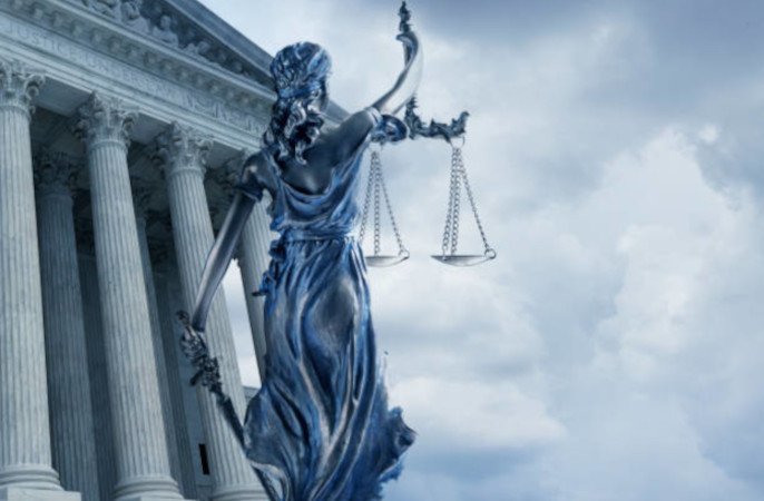 Почему суд над Трампом – колоссальная юридическая катастрофа для США