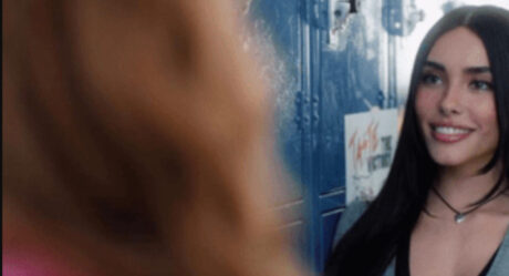 Певица Мэдисон Бир повторила легендарный образ Меган Фокс в «Теле Дженнифер»