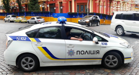 Цыгане заблокировали военкомат в Виноградове Закарпатской области